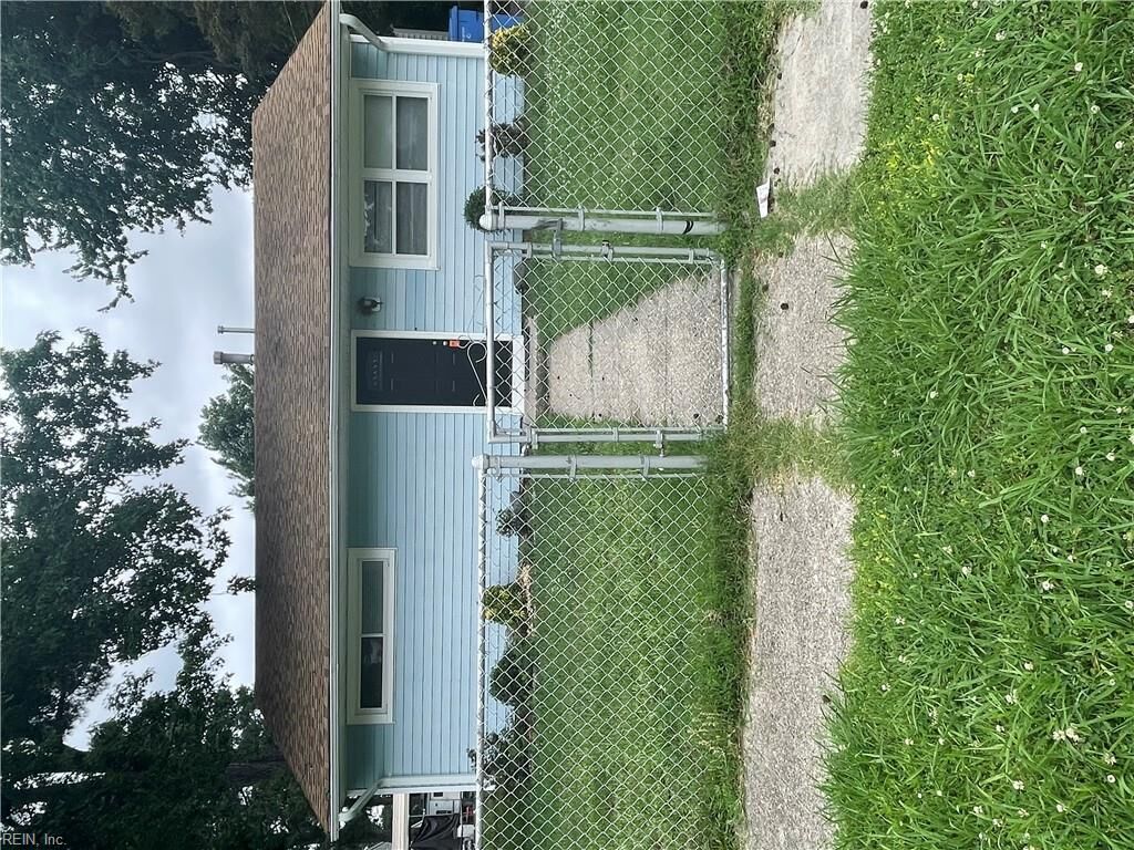 Property Photo:  2404 Livesay Rd  VA 23323 