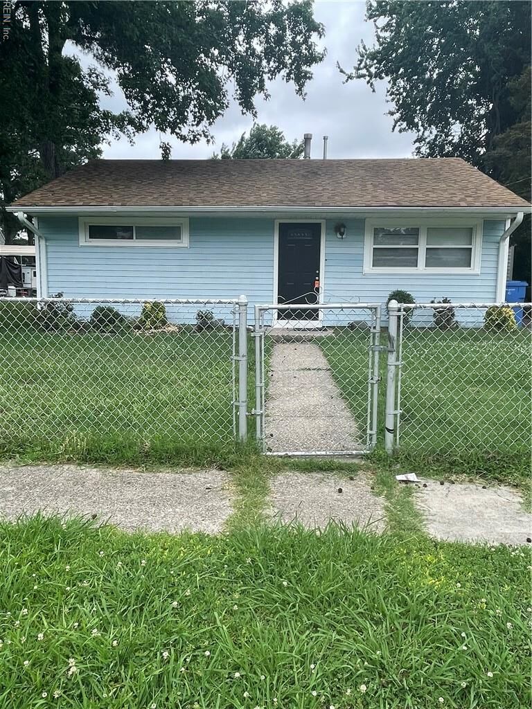 Property Photo:  2404 Livesay Rd  VA 23323 