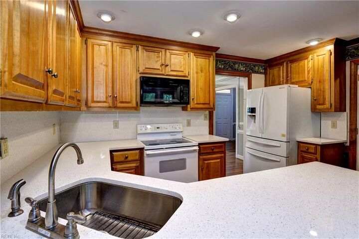 Property Photo: 308 Royal Grant Dr VA 23185