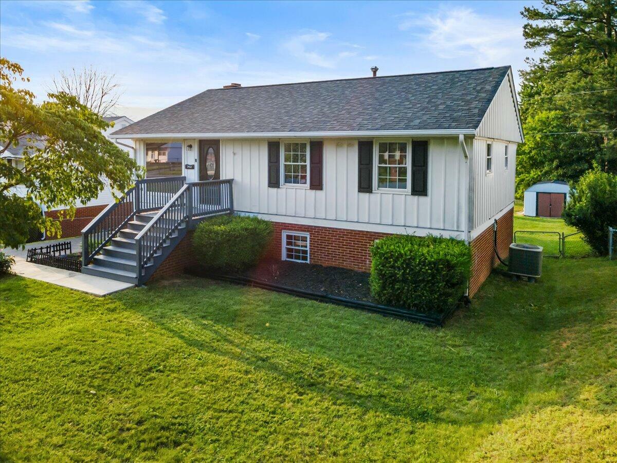 Property Photo:  1461 Antrim St  VA 24153 