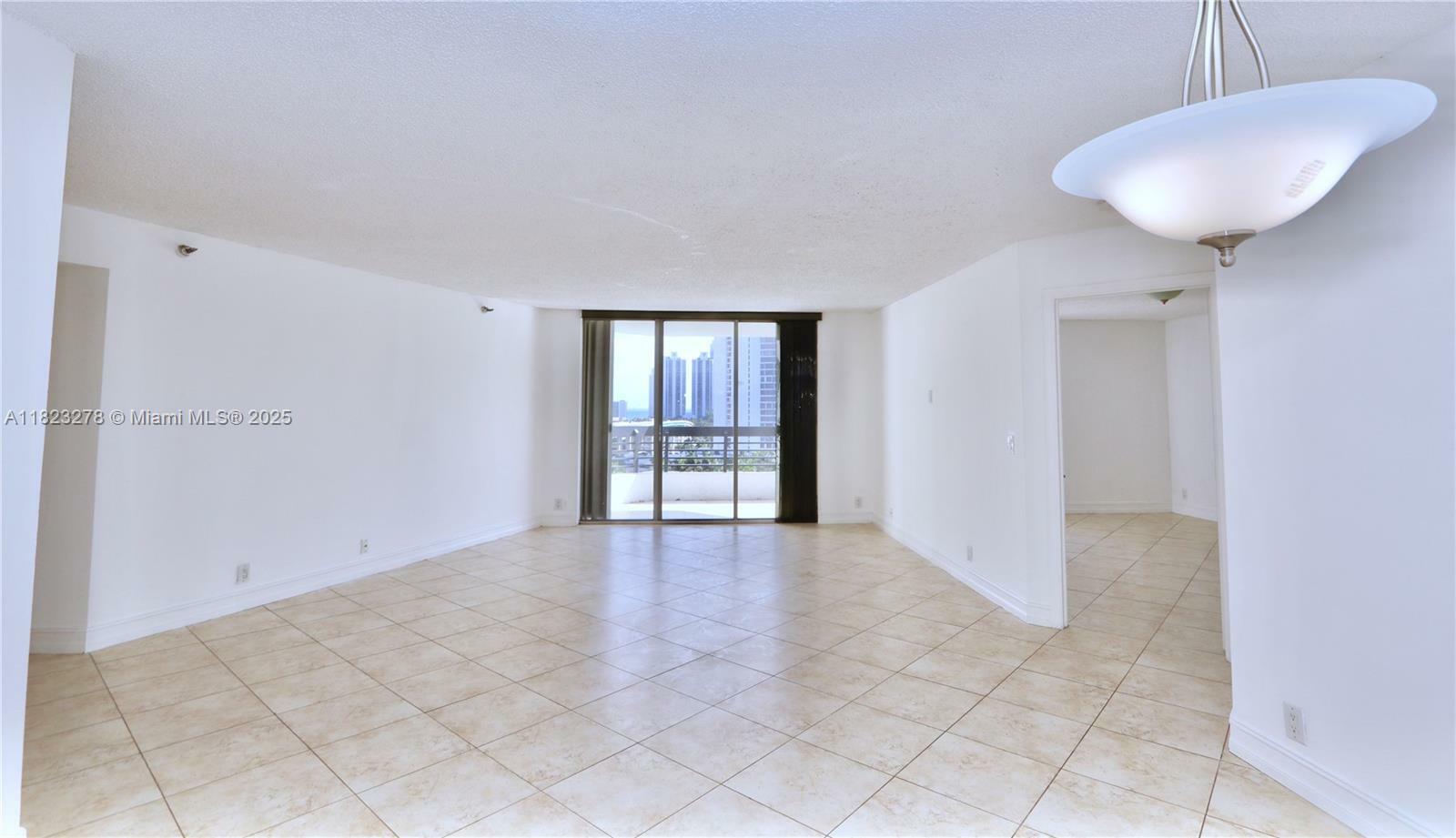 3500 Mystic Pointe Dr 1207  Aventura FL 33180 photo