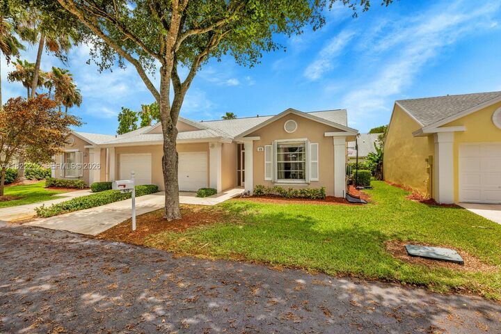 Property Photo:  470 SE 21st Ln  FL 33033 