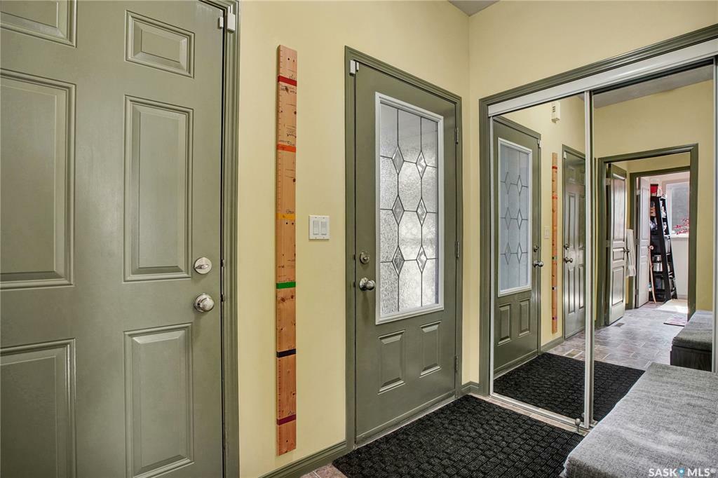 Property Photo: 259 McBeth Crescent SK S7T 0K5