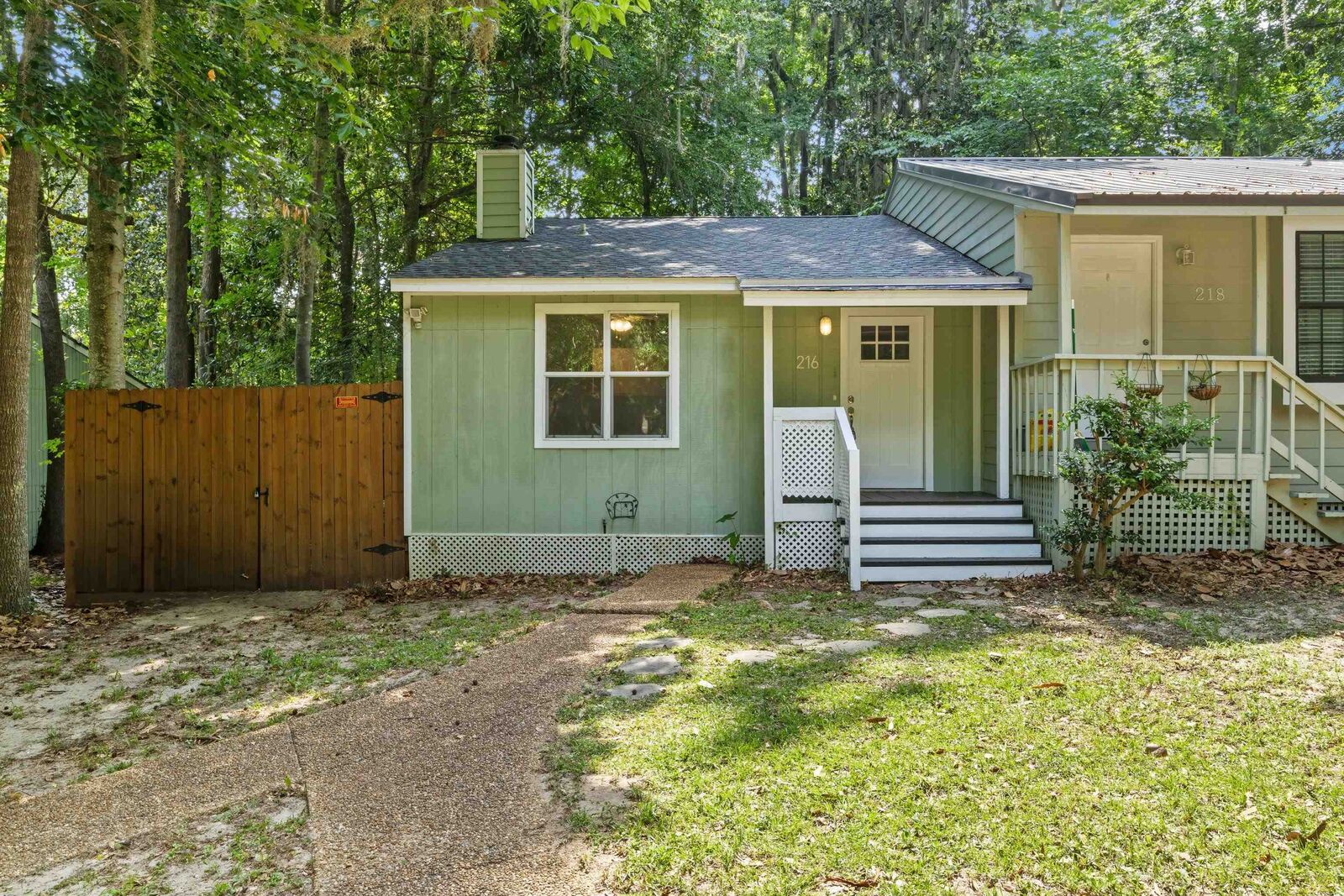 Property Photo:  216 Parkbrook Circle  FL 32301 