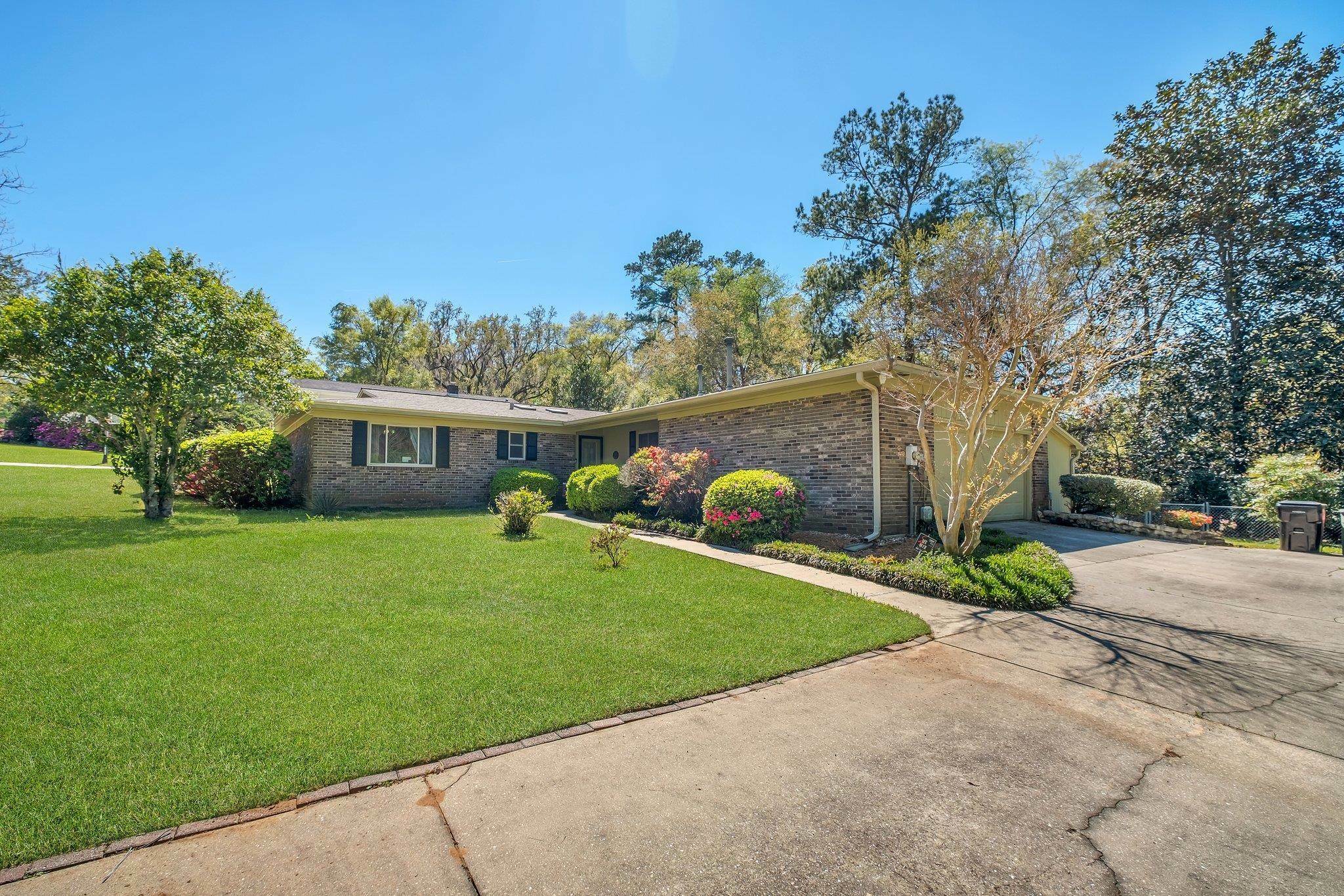 Property Photo: 3814 Leane Drive FL 32309