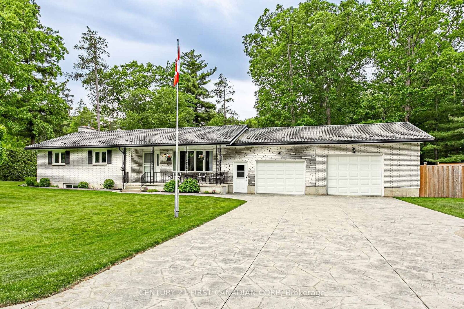 Property Photo: 10211 Lakeview Avenue ON N0M 1T0