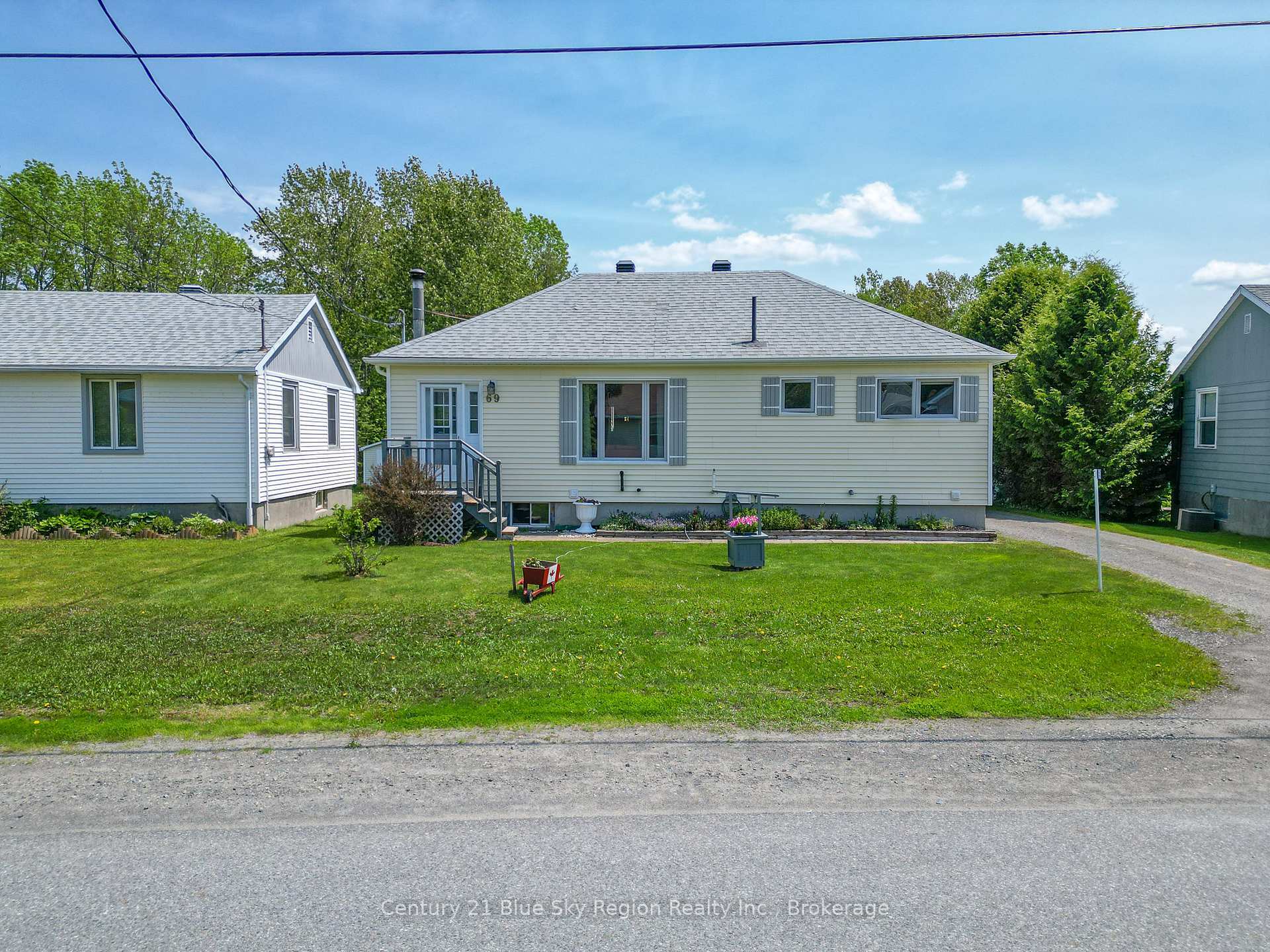 Property Photo: 69 Spruce Drive ON P0H 2H0