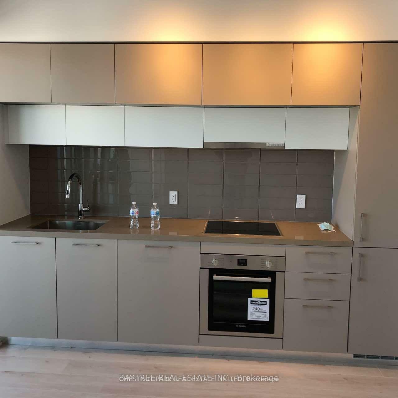 Property Photo: 99 Foxbar Road 1107 ON M4V 2G5