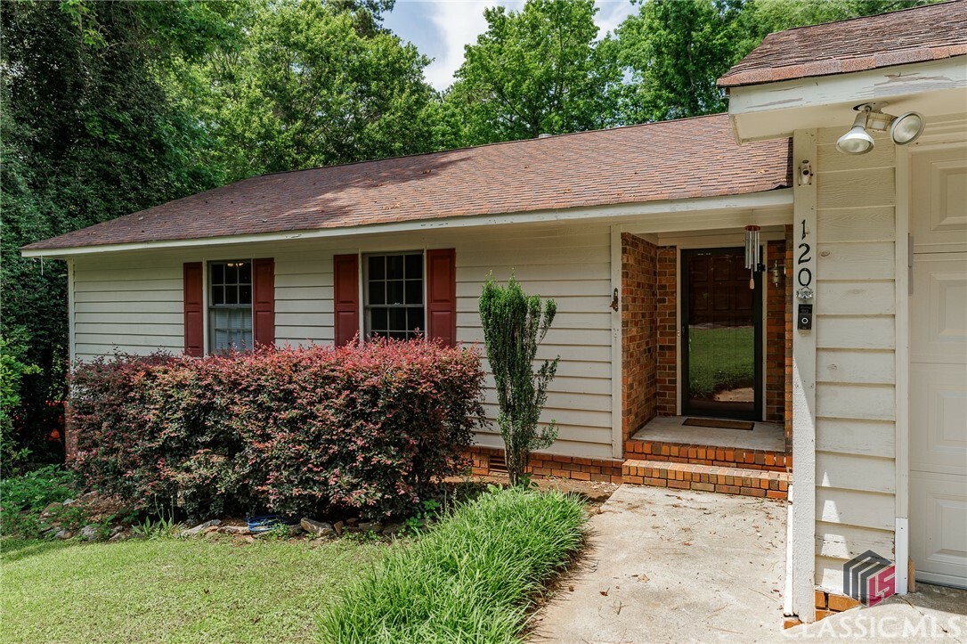 Property Photo: 120 Crossbow Place GA 30683