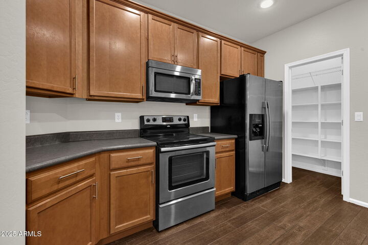 Property Photo:  946 S Hawk Lane  AZ 85296 