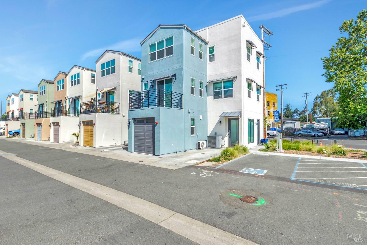 Property Photo:  55 Haworth Way  CA 95407 