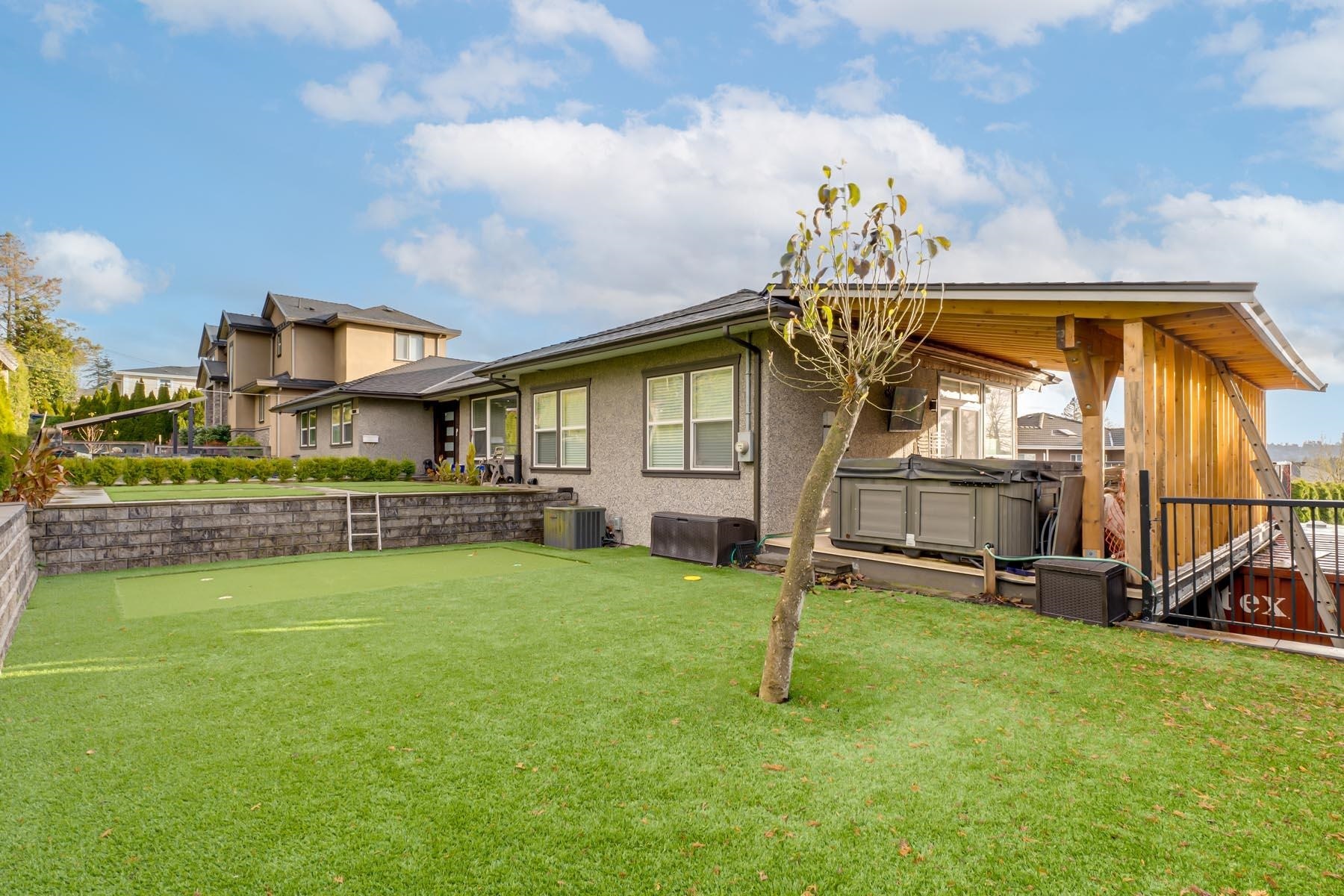 Property Photo:  7312 Broadway  BC V5A 1S2 