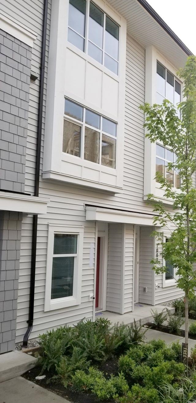 Property Photo: 18505 Laurensen Place 1002 BC V4N 6R7