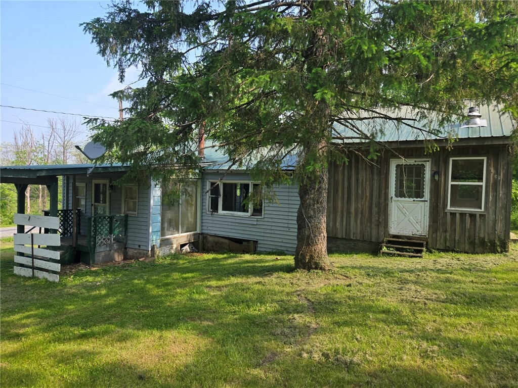 Property Photo:  7833 Canadice Road  NY 14560 