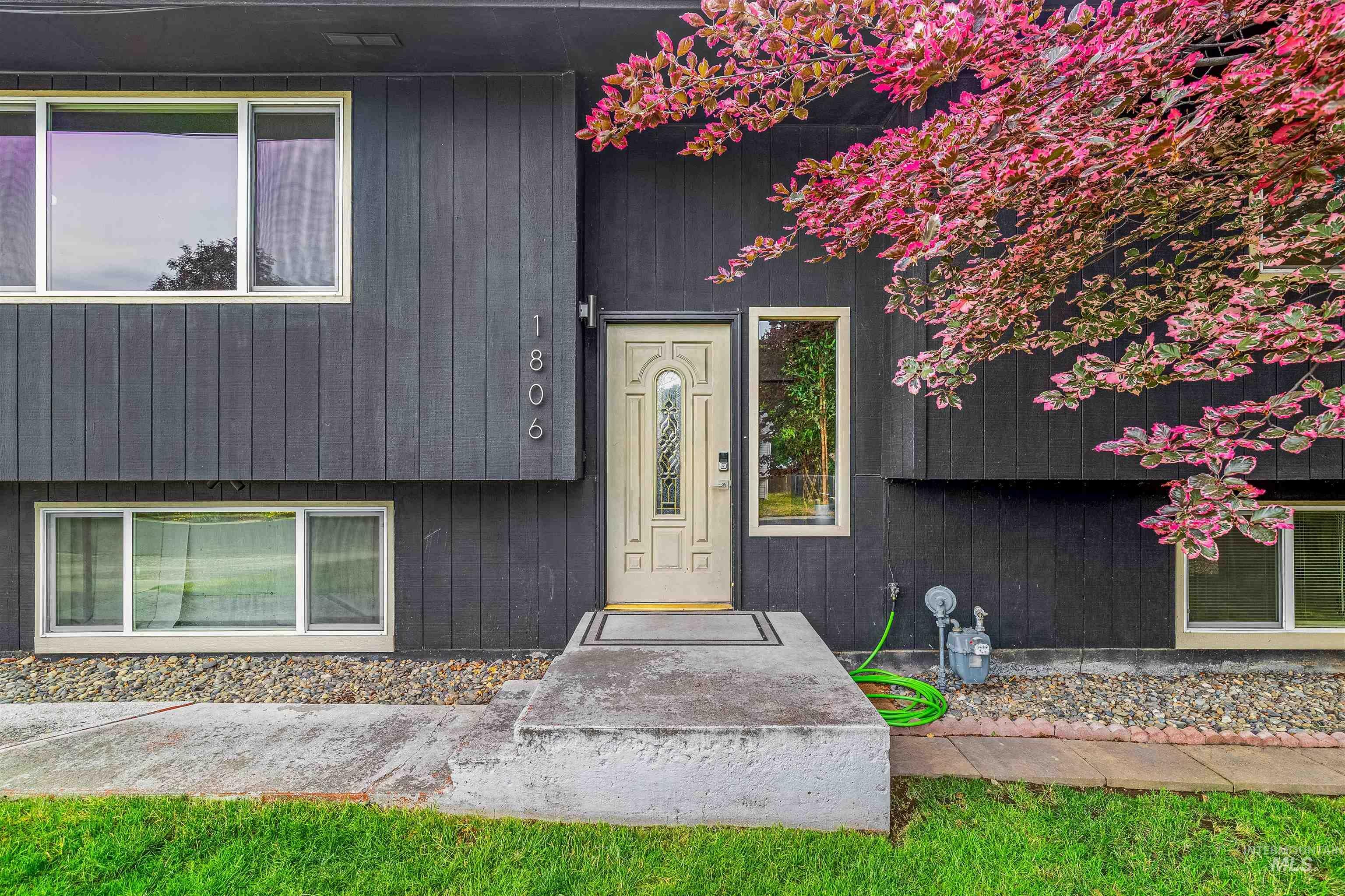Property Photo: 1806 Powers Drive ID 83501