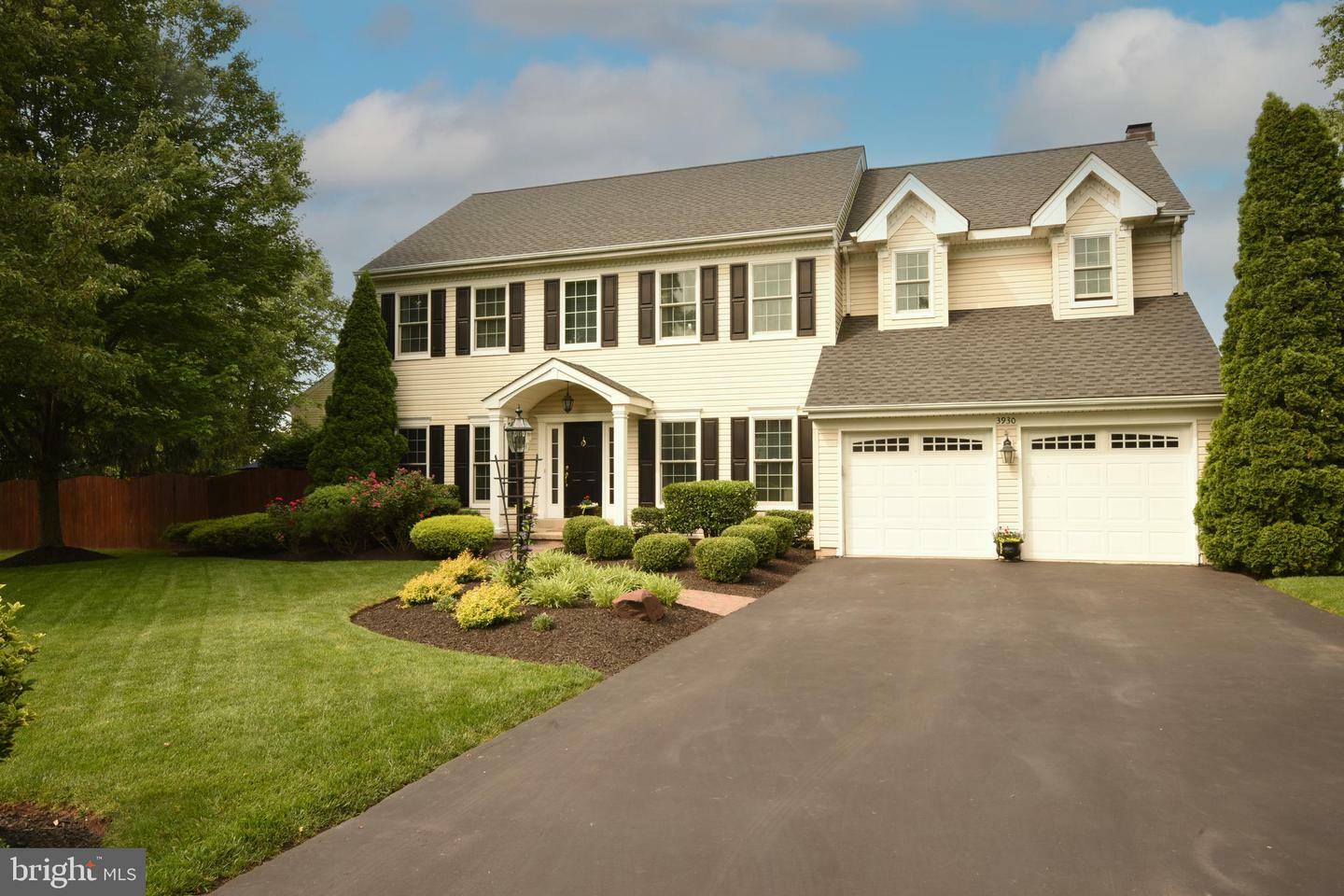 Property Photo: 3930 Liz Circle PA 18902