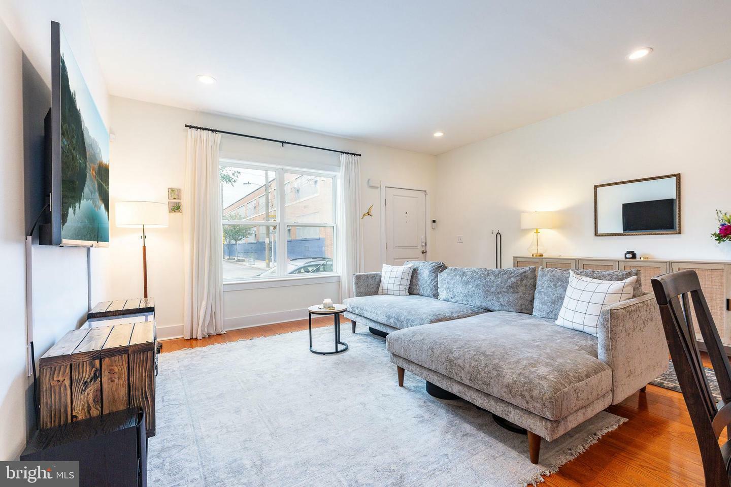 Property Photo: 432 E Thompson Street PA 19125
