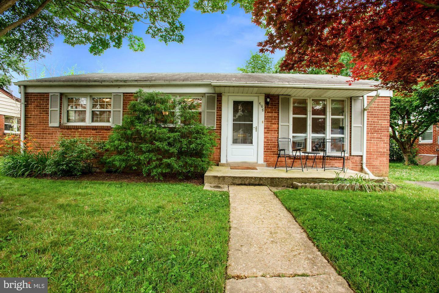Property Photo: 708 N Florida Street VA 22205