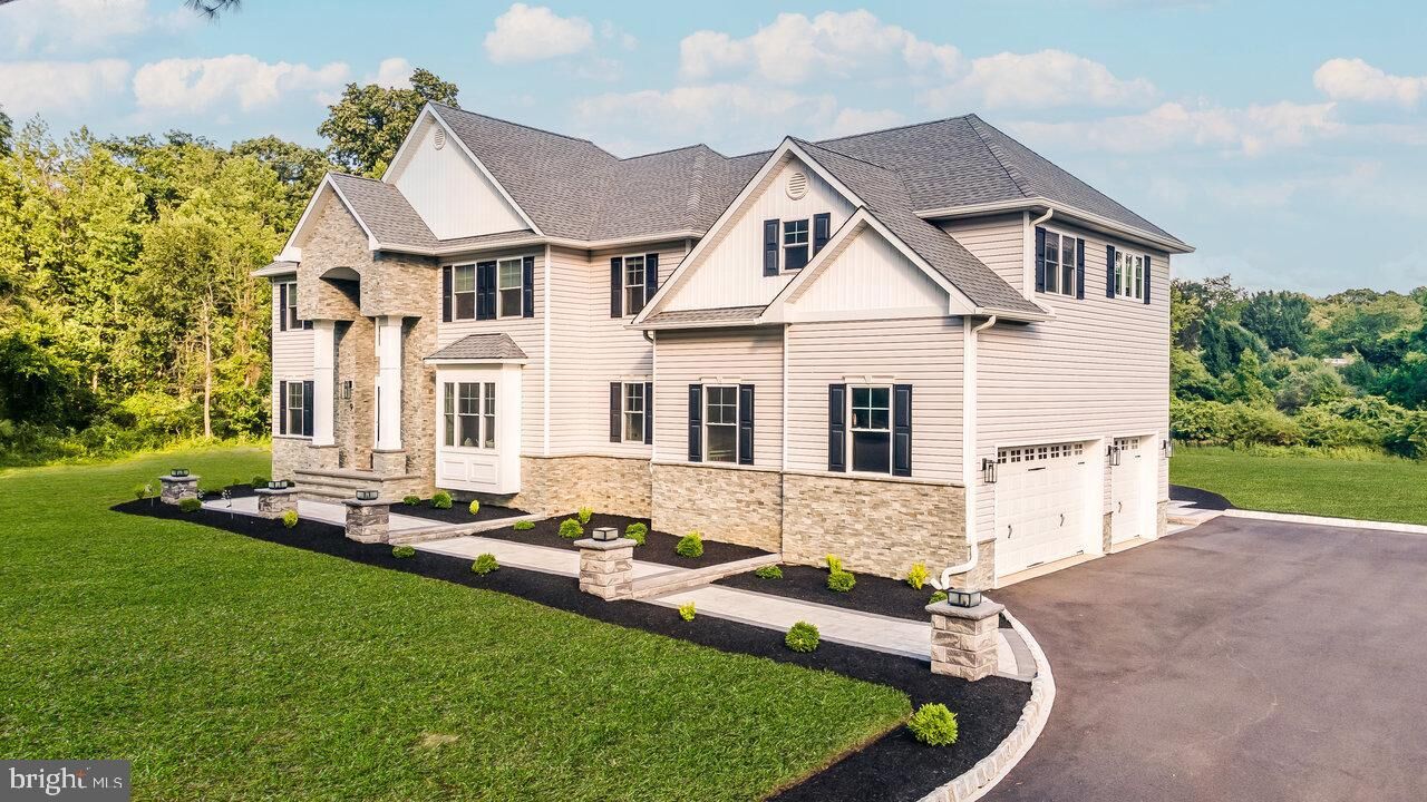 Property Photo:  9 Gregory Court  NJ 08831 