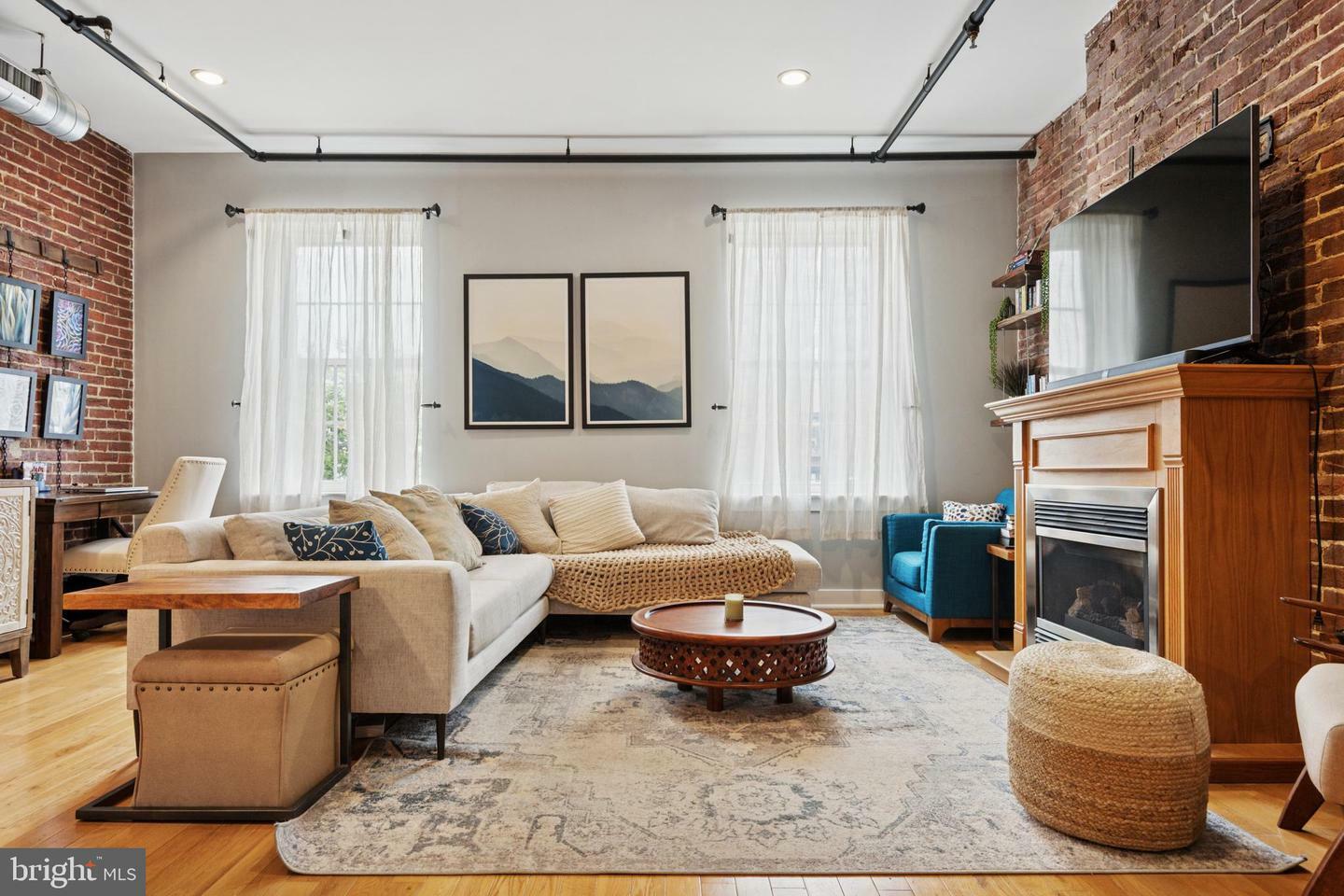 Property Photo: 103 Church Street 7 12 PA 19106