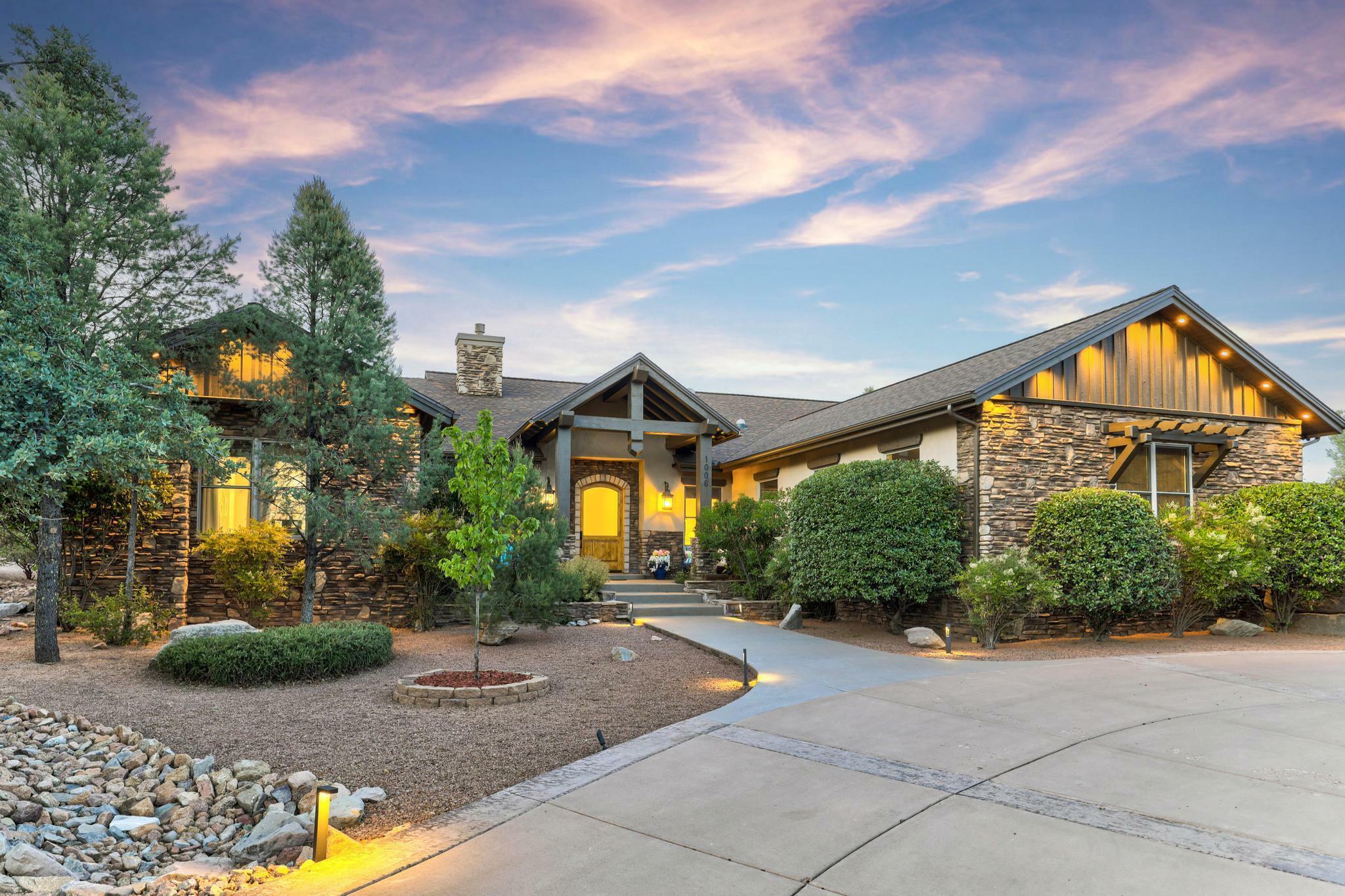 Property Photo:  1006 W Rock Springs Circle  AZ 85541 