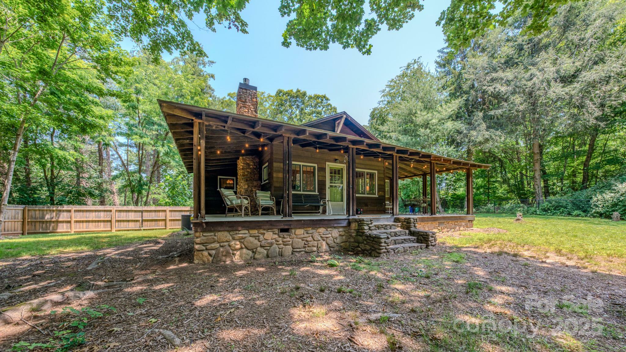 Property Photo: 7 Bachelder Lane NC 28715