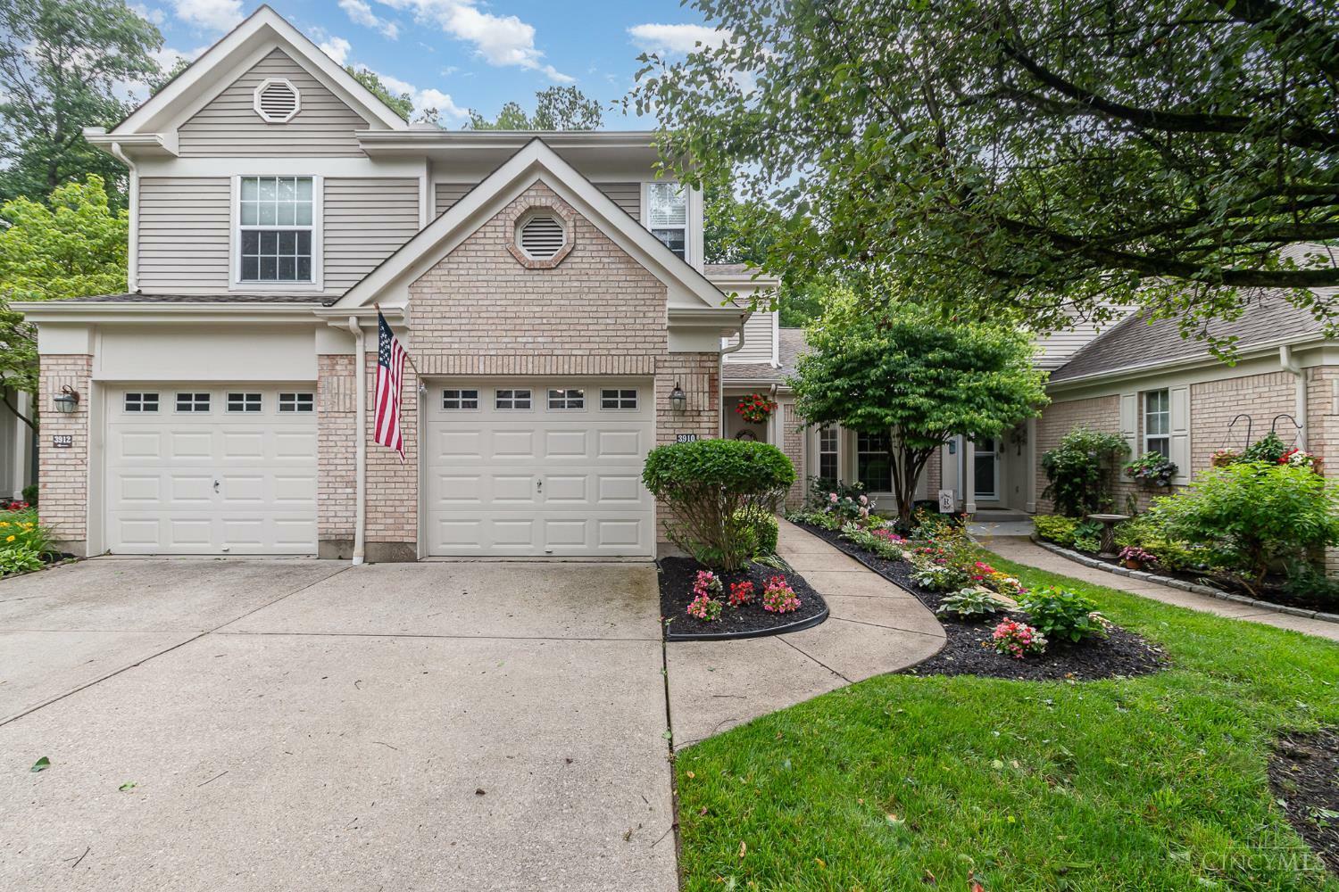 Property Photo: 3910 Vineyard Green Drive OH 45255
