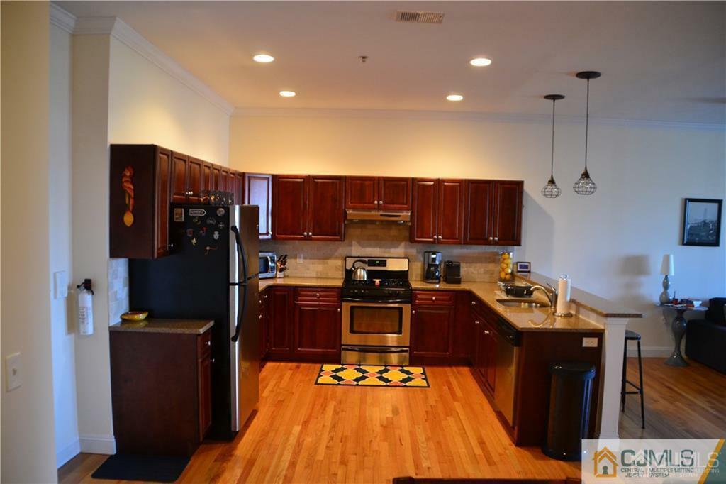 547 547 Sayre Ave Avenue 202  Perth Amboy NJ 08861 photo