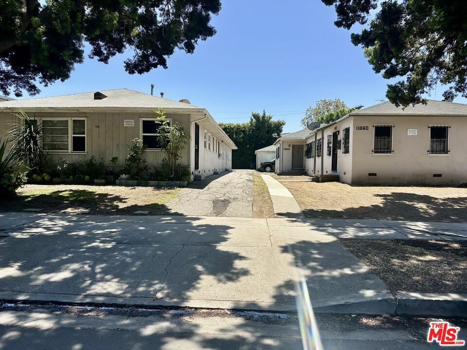 Property Photo:  11848 - 11856 Venice Blvd  CA 90066 