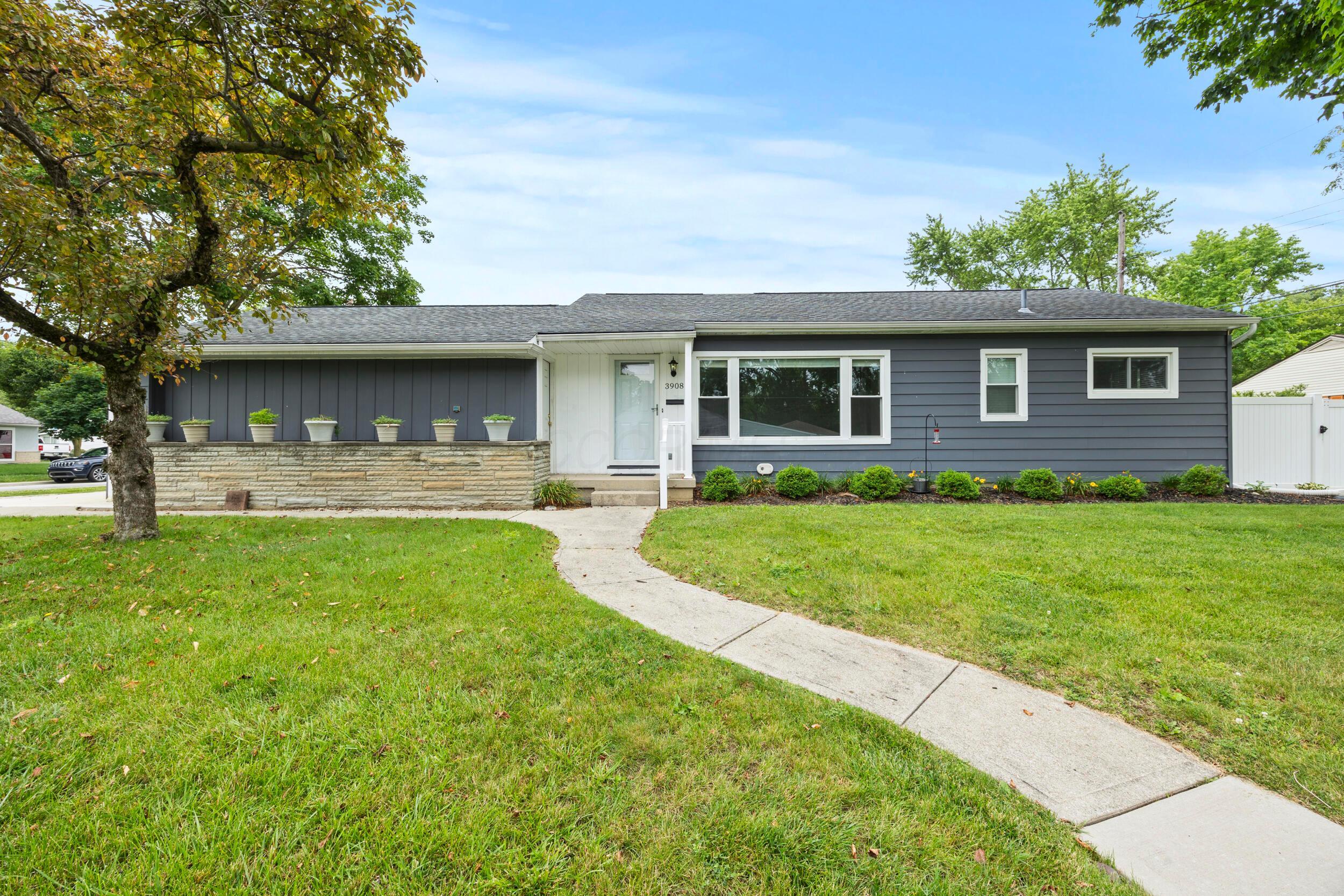 Property Photo: 3908 Girbert Street OH 43123