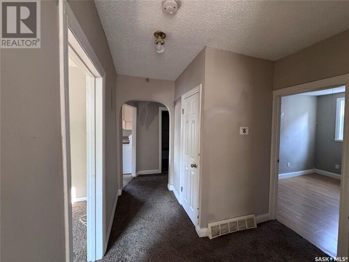 Photo de la propriété: 175 Smith Street N SK S4R 2K8