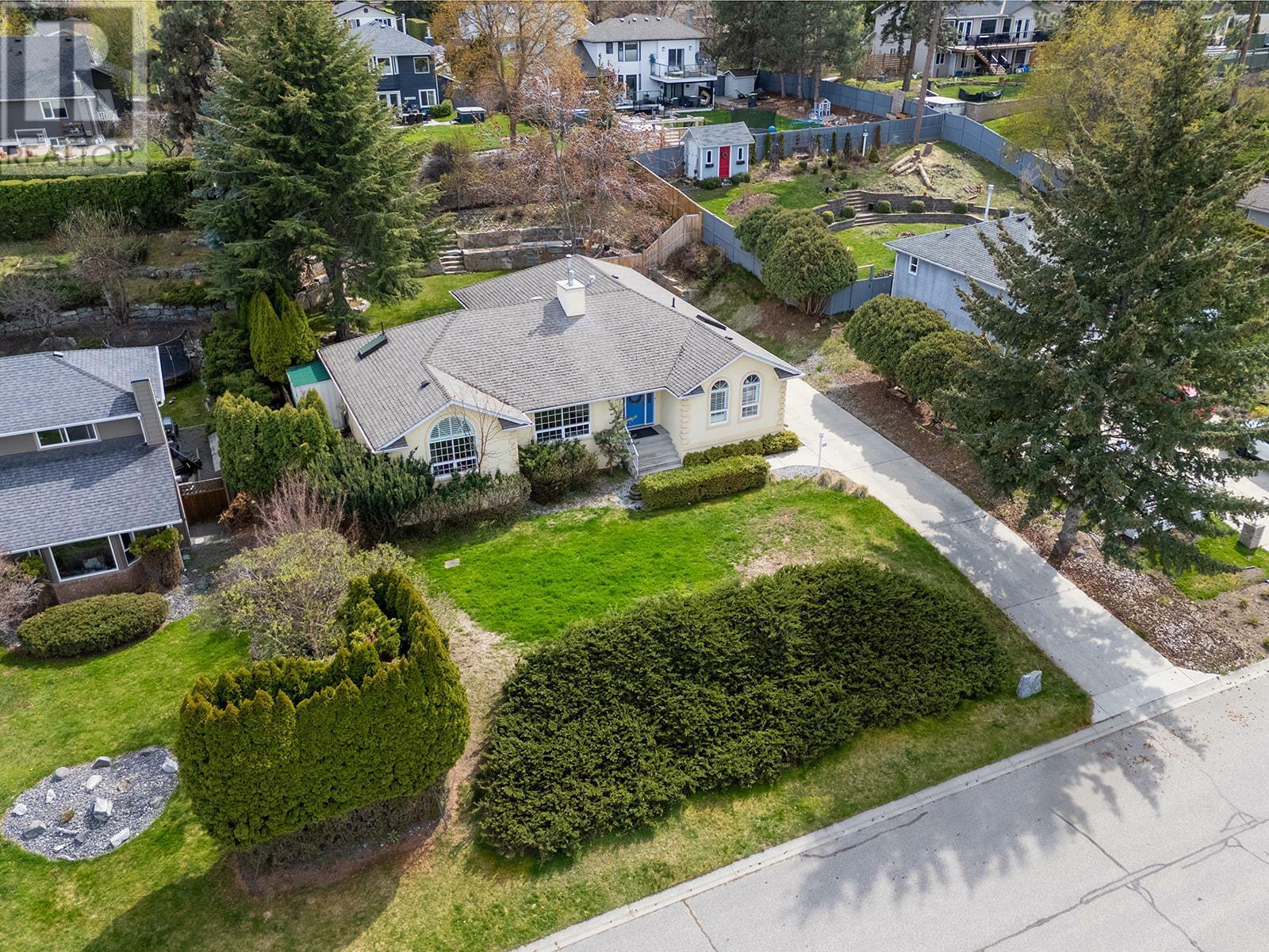 442 Curlew Drive  Kelowna BC V1W 4L2 photo