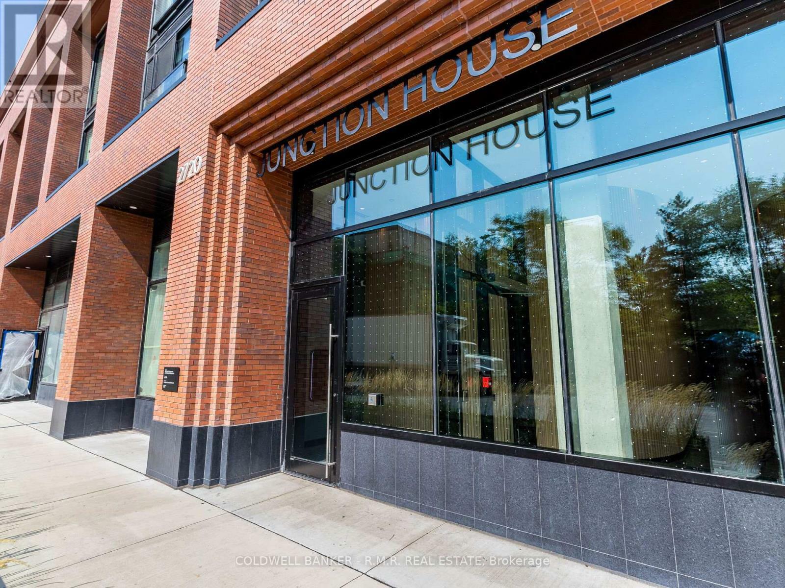 Property Photo: 2720 Dundas Street West 703 ON M6P 0C3