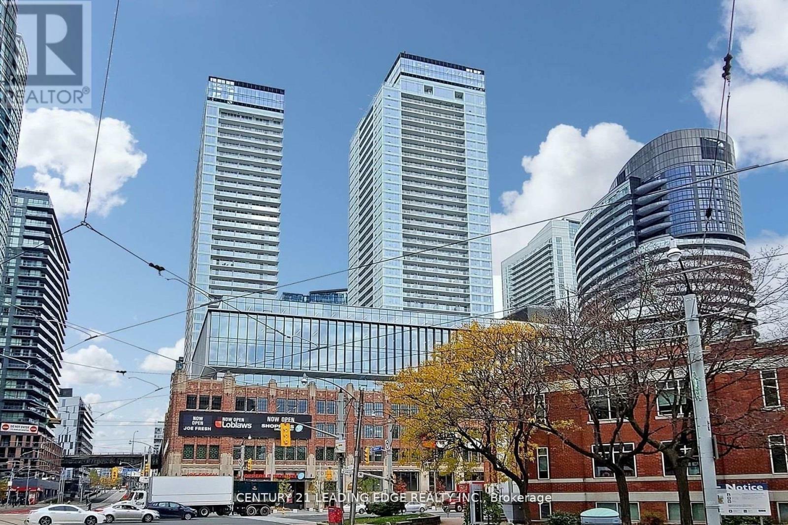 Property Photo: 17 Bathurst Street 3506 ON M5V 0N1