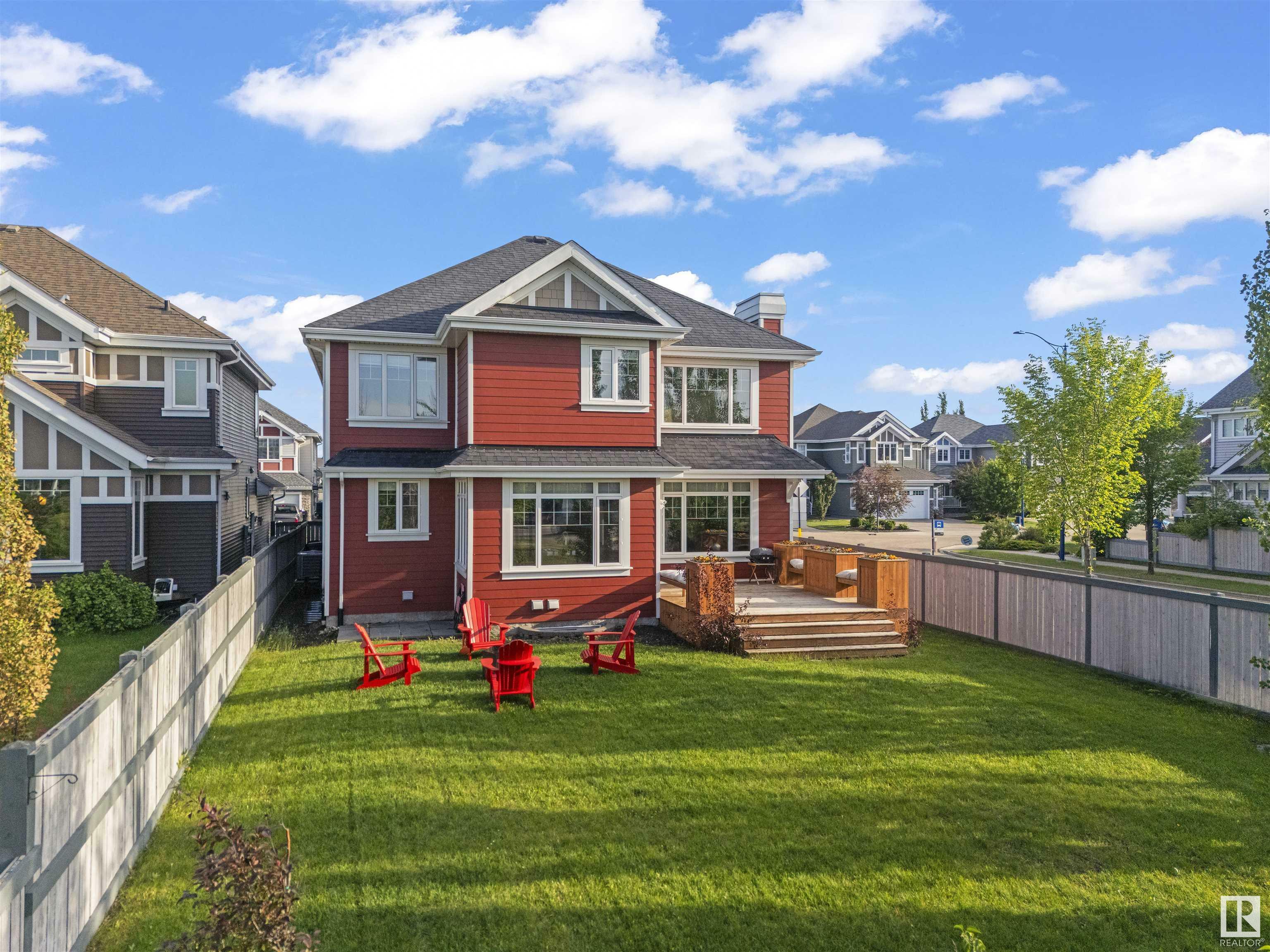 Photo de la propriété: 8996 24 Avenue SW AB T6X 1A6
