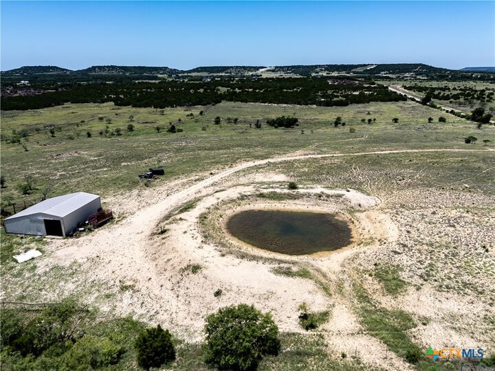 Property Photo: 812 County Road 3295 TX 76522