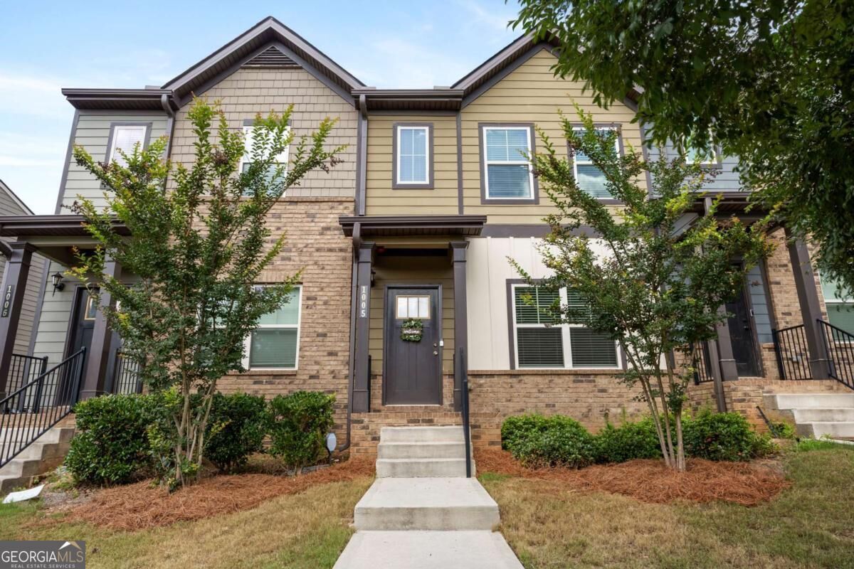 Property Photo:  1005 Bayrose Circle  GA 30344