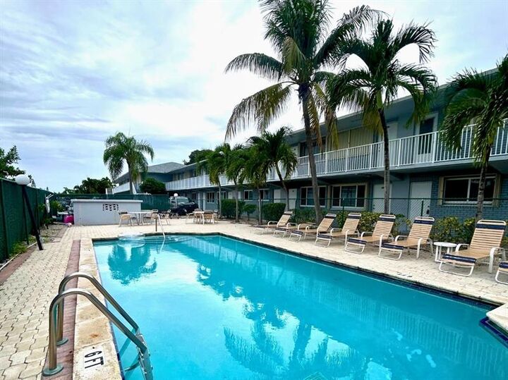 Property Photo: 2175 NE 56th St 109 FL 33308