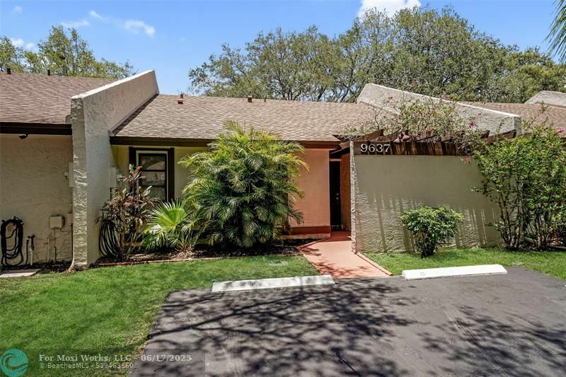 Property Photo: 9637 NW 15th Ct FL 33024