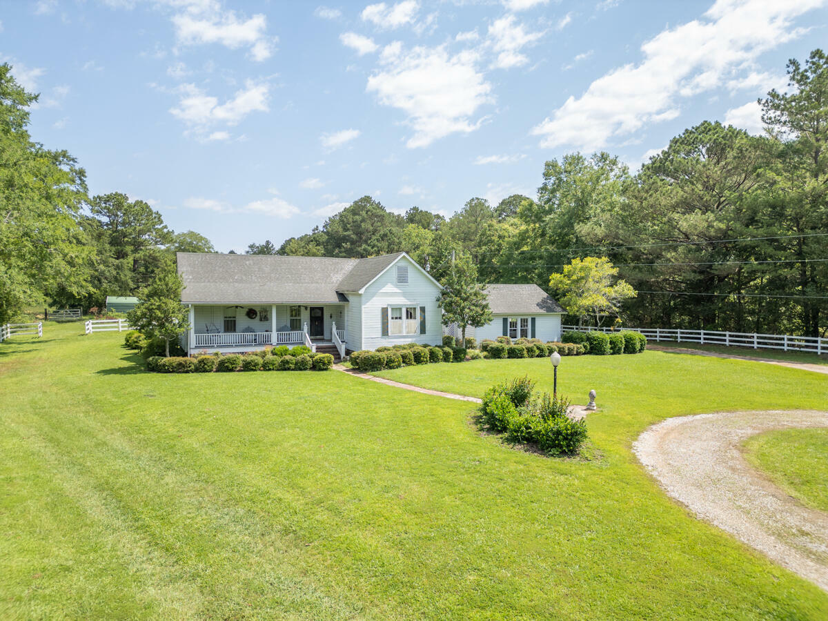 Property Photo: 4011 Ms-182 MS 39744