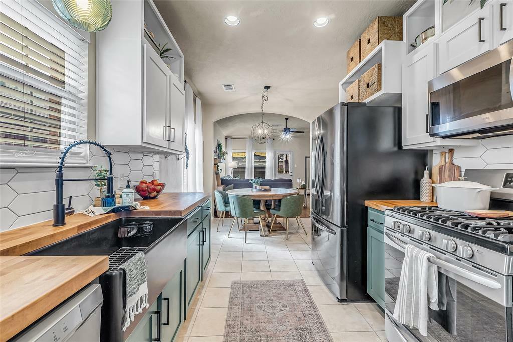 27502 Macy Hills Court  Spring TX 77386 photo