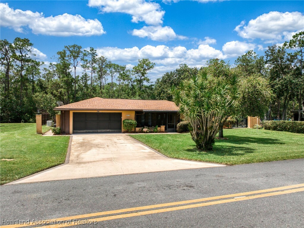 245 Lake Drive Boulevard  Sebring FL 33875 photo