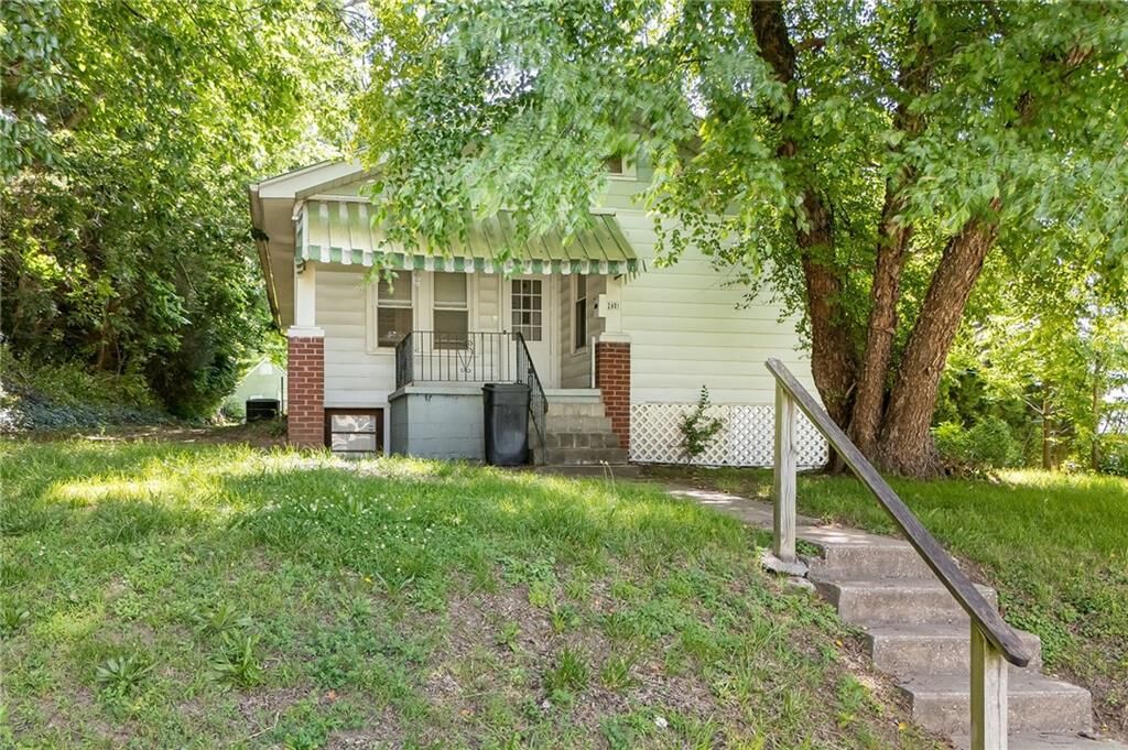 Property Photo: 2601 S 19th Street MO 64503