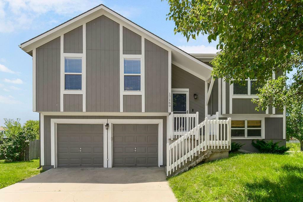 Property Photo: 17160 King Court KS 66030