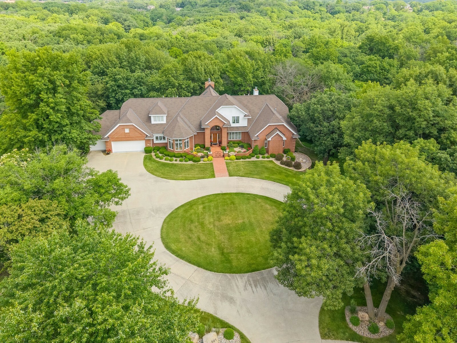 Property Photo: 501 S 33rd Street IA 50265