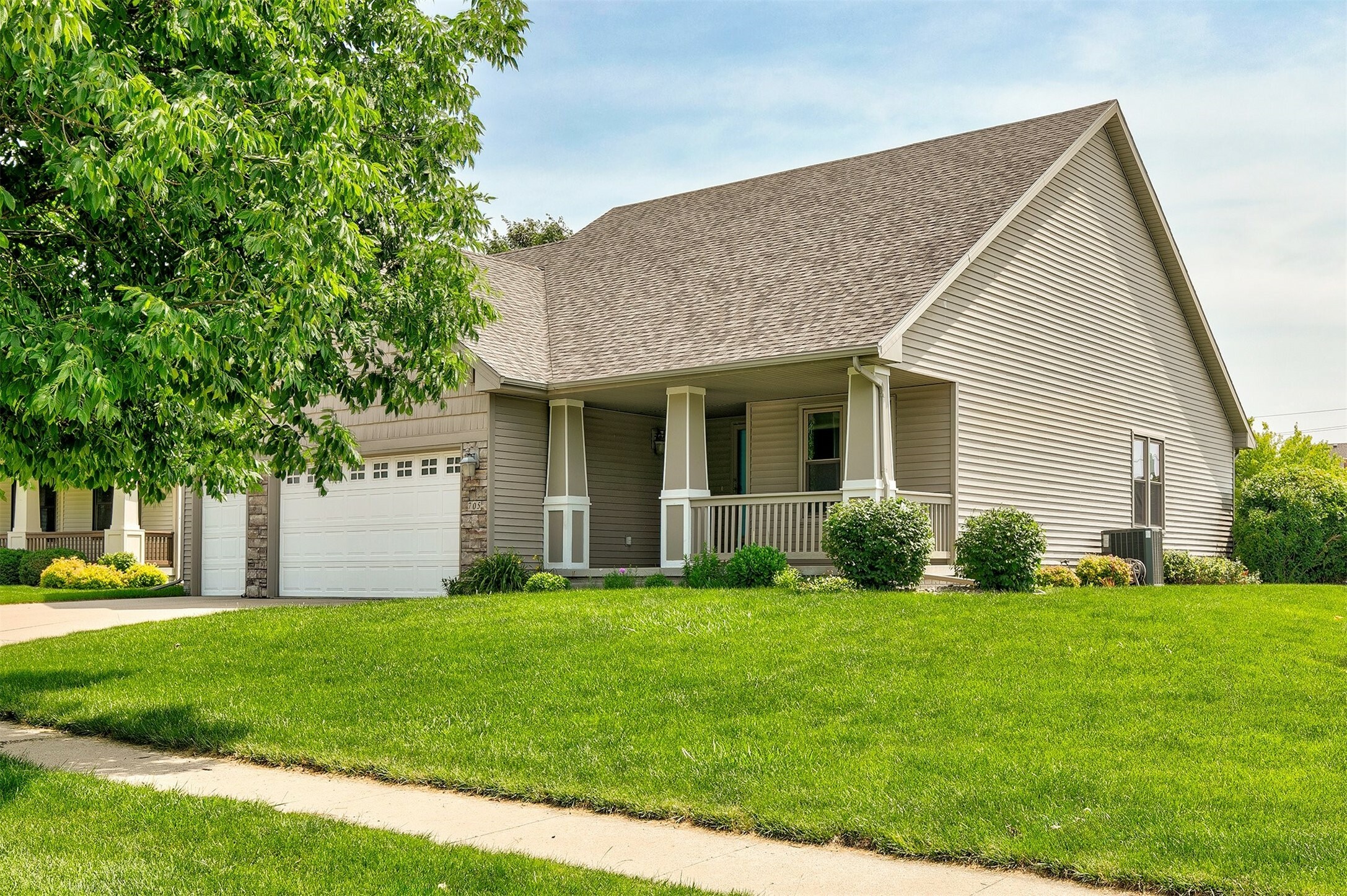 Property Photo: 705 SE Lowell Drive IA 50021