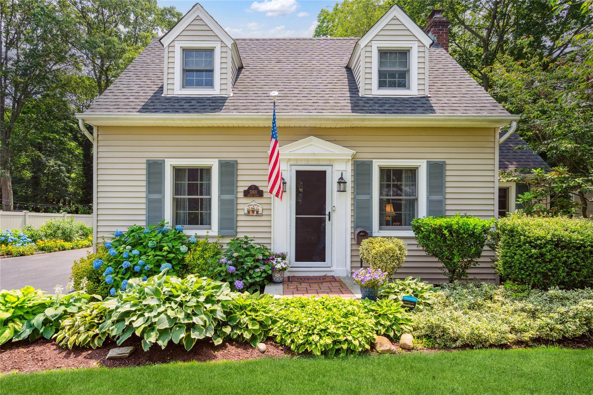 Property Photo:  3160 Birch Place  NY 11793 