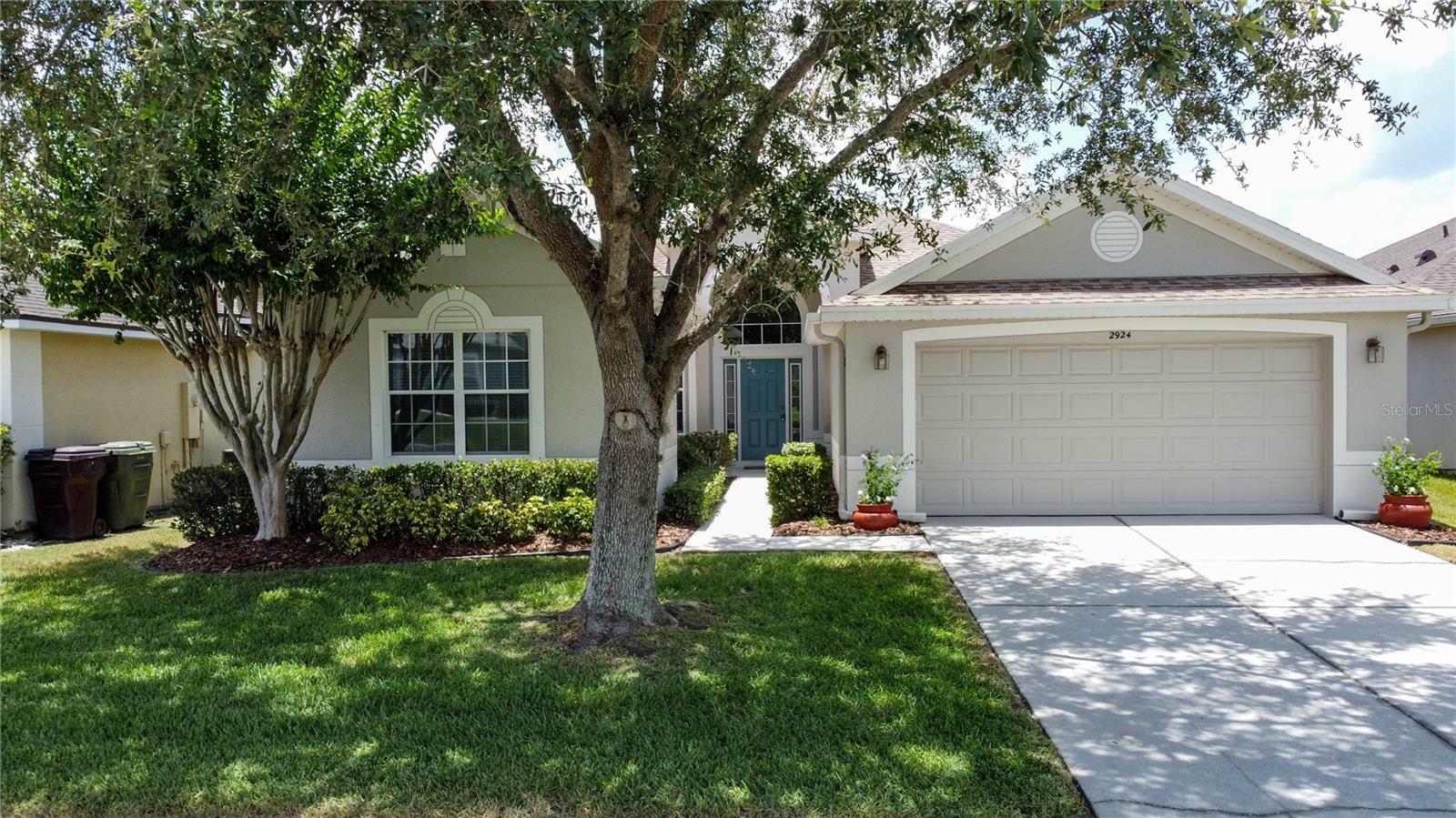 Property Photo: 2924 White Cedar Circle FL 34741