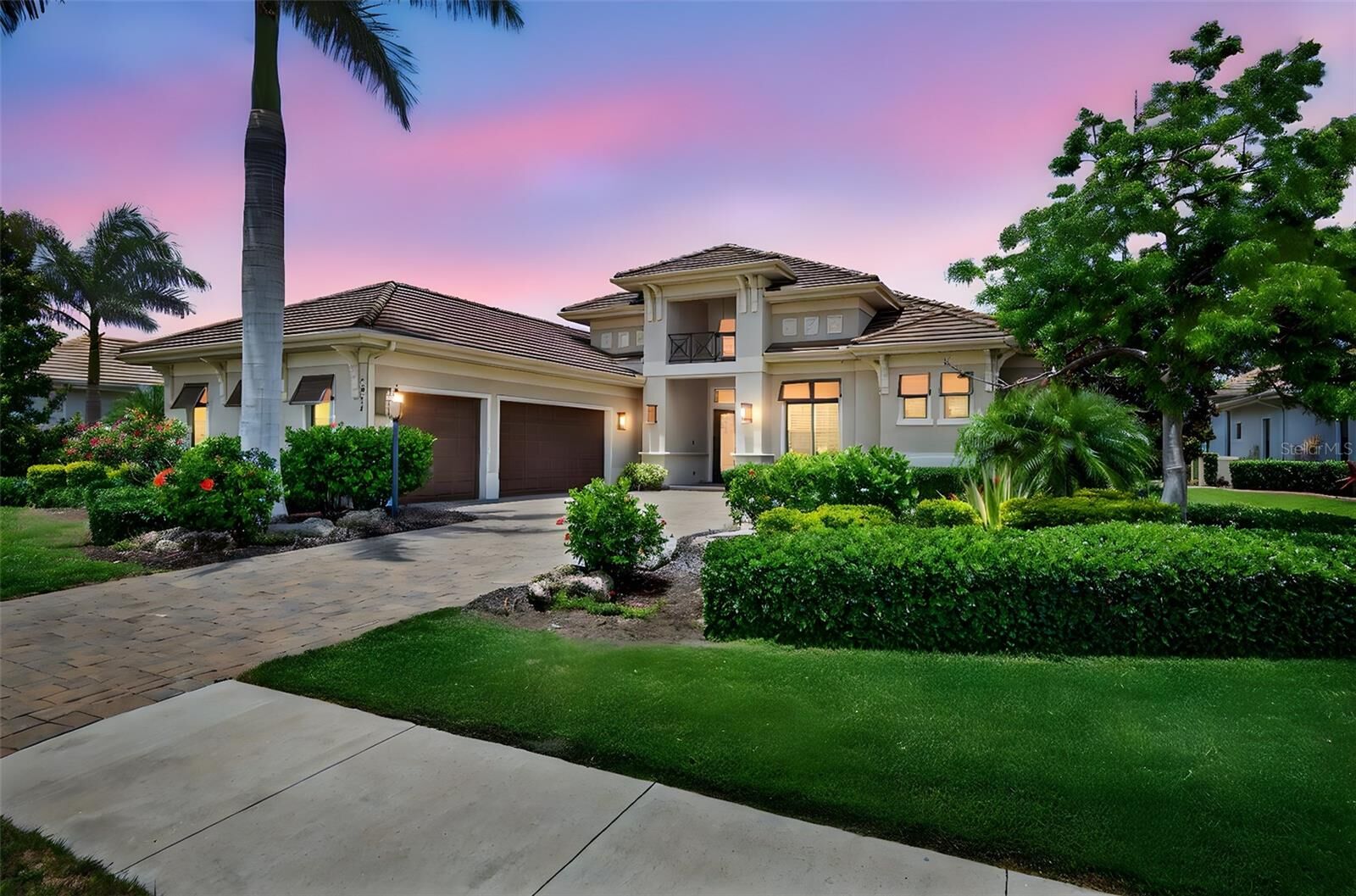 Property Photo: 4931 Benito Court FL 34211