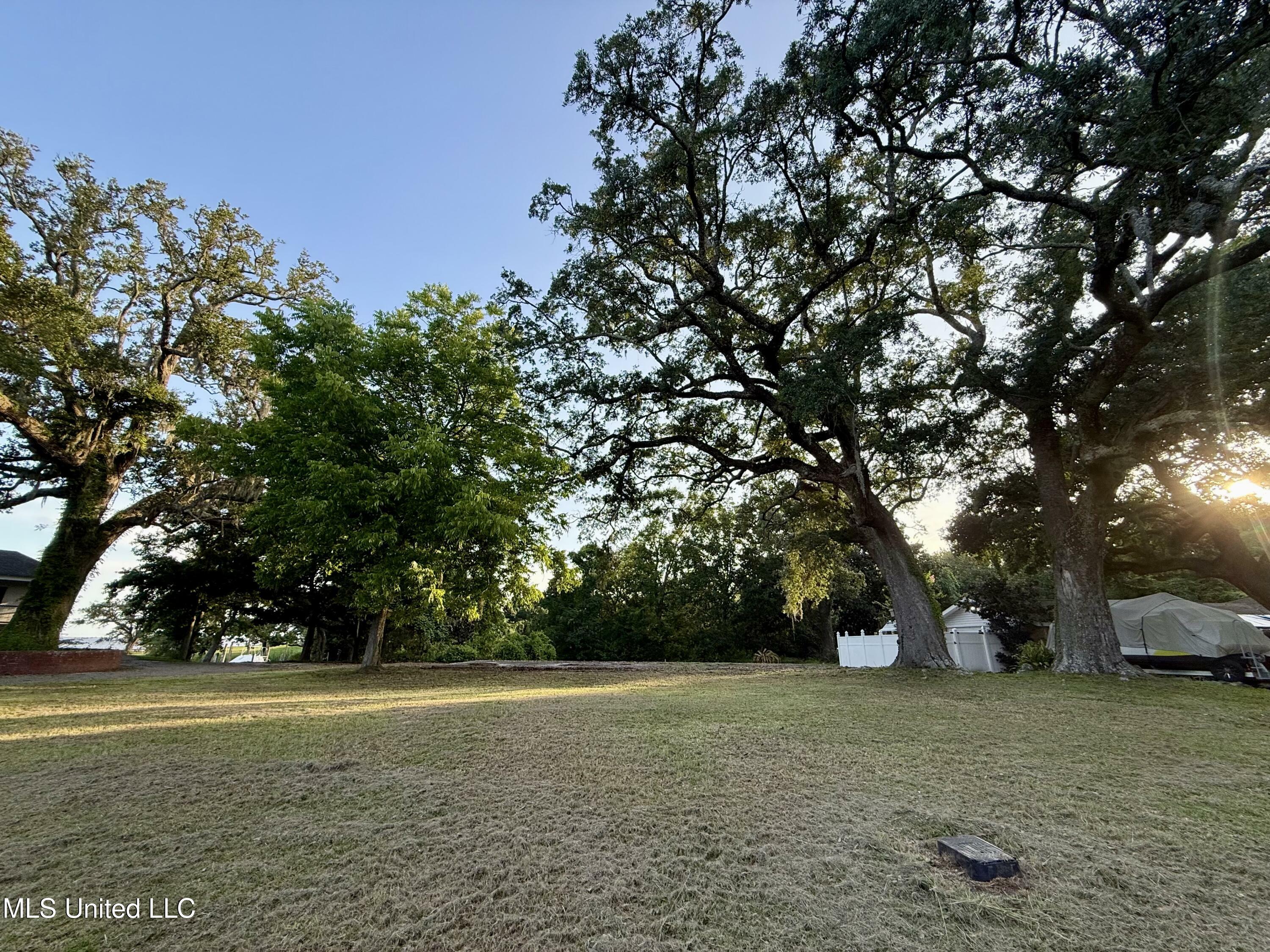 Property Photo: 2101 Sandalwood Place MS 39553